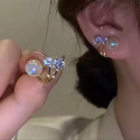 Gold Tone Faux Pearl Cute Stud Earrings - Picture 2 of 9